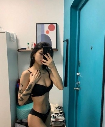 Сексуальная брюнетка ждет именно тебя! Опыт в постели и готовность на эксперименты. Приятные цены, конфиденциальность гарантирована. 251, 18 лет