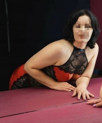 Экспертка в удовольствии и разврате приглашает в гости на незабываемое время! Гарантирую полное погружение в мир наслаждений и страсти. Позволь себе быть счастливым! 687, 39 лет