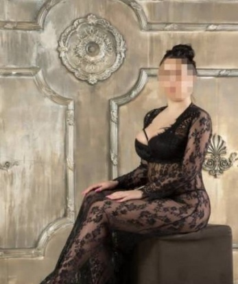 Экзотичная красотка с шикарной фигурой приглашает провести время с пользой. Без комплексов и ограничений. Подари себе незабываемые моменты страсти и наслаждения в моей компании. Позвони прямо сейчас! 3942, 40 лет